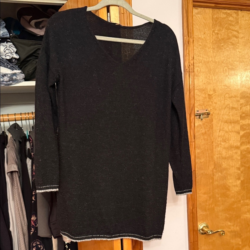 100% Baby Alpaca Heather Black Long Sleeve Women's Sweater V Neck Tall